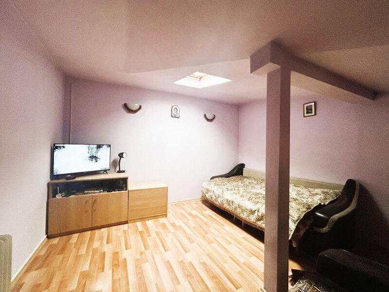 Trei camere, vand mansarda cinefilului,