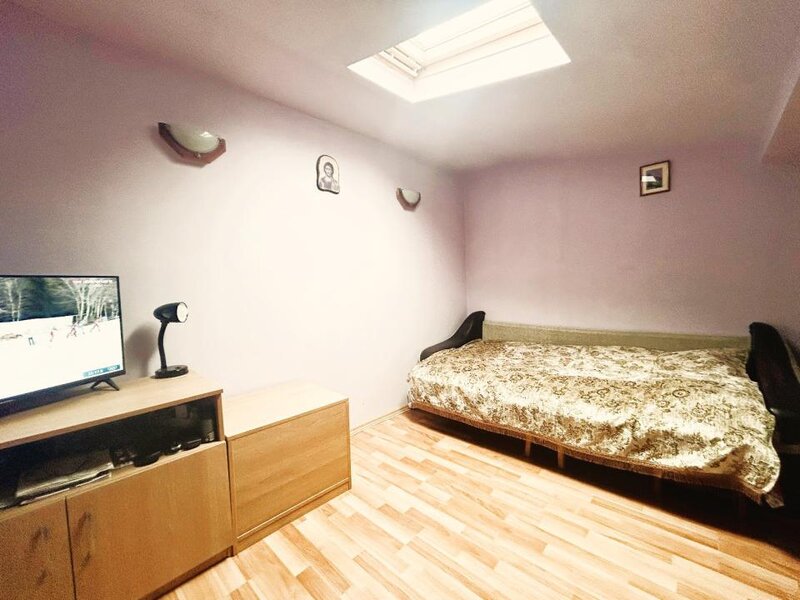 Trei camere, vand mansarda cinefilului,